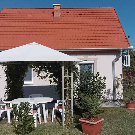 9 * Balatonberény